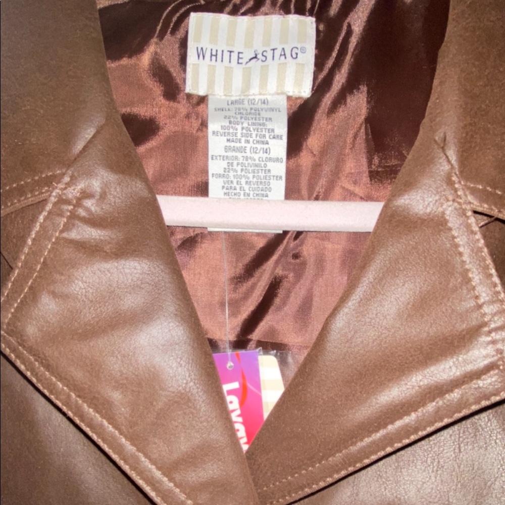 Beautiful never worn White Stag jacket. Size Large